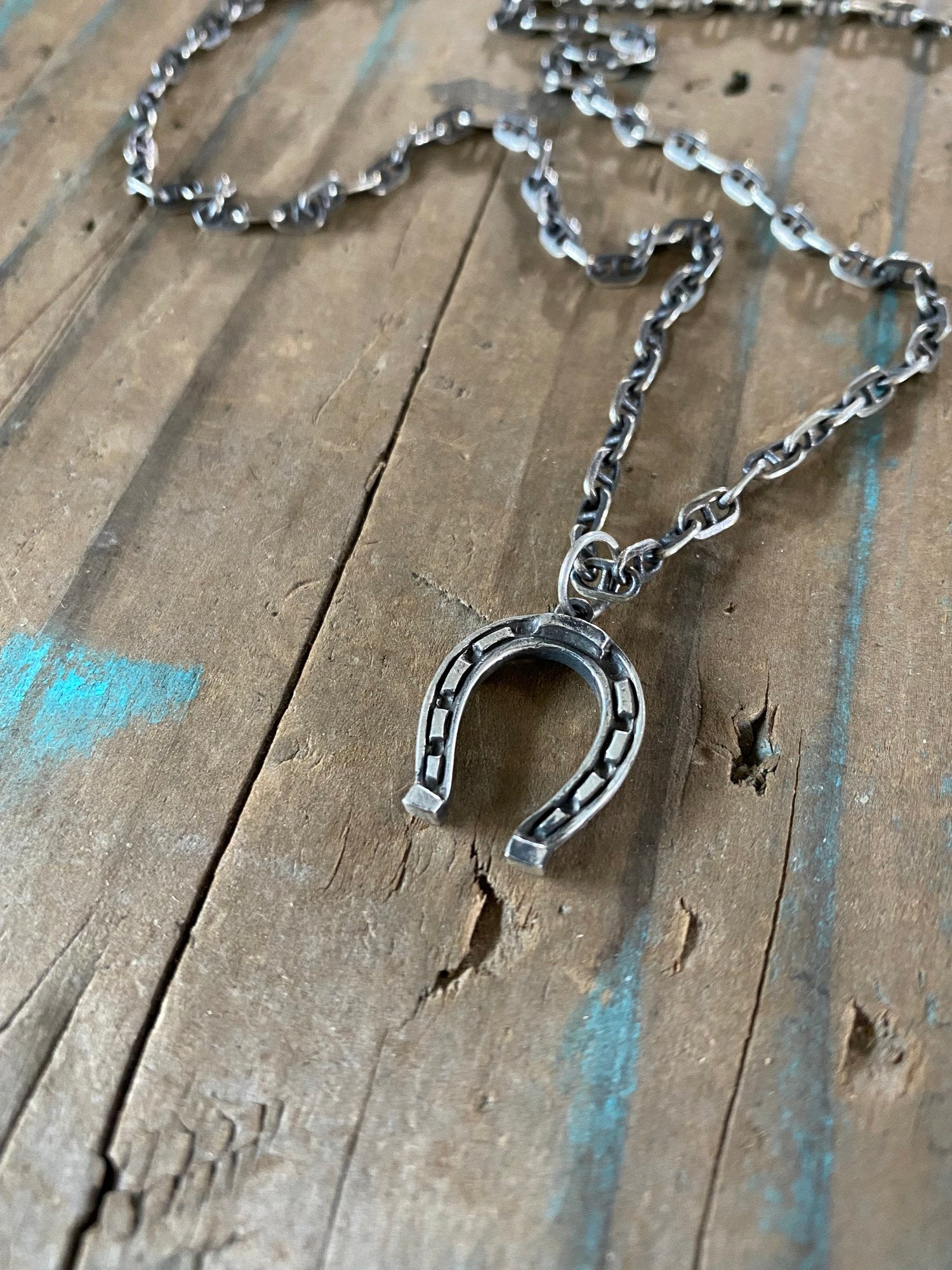Red Rabbit Trading Co. | Lucky Horseshoe Pendant