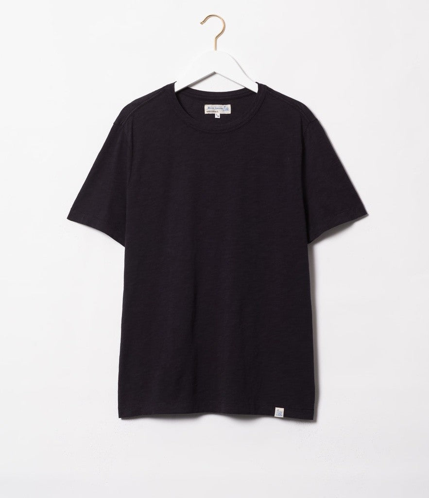 Merz b. Schwanen | SCT04 | unisex T-shirt | Pima slub cotton | 5,8OZ | relaxed fit | 99 black