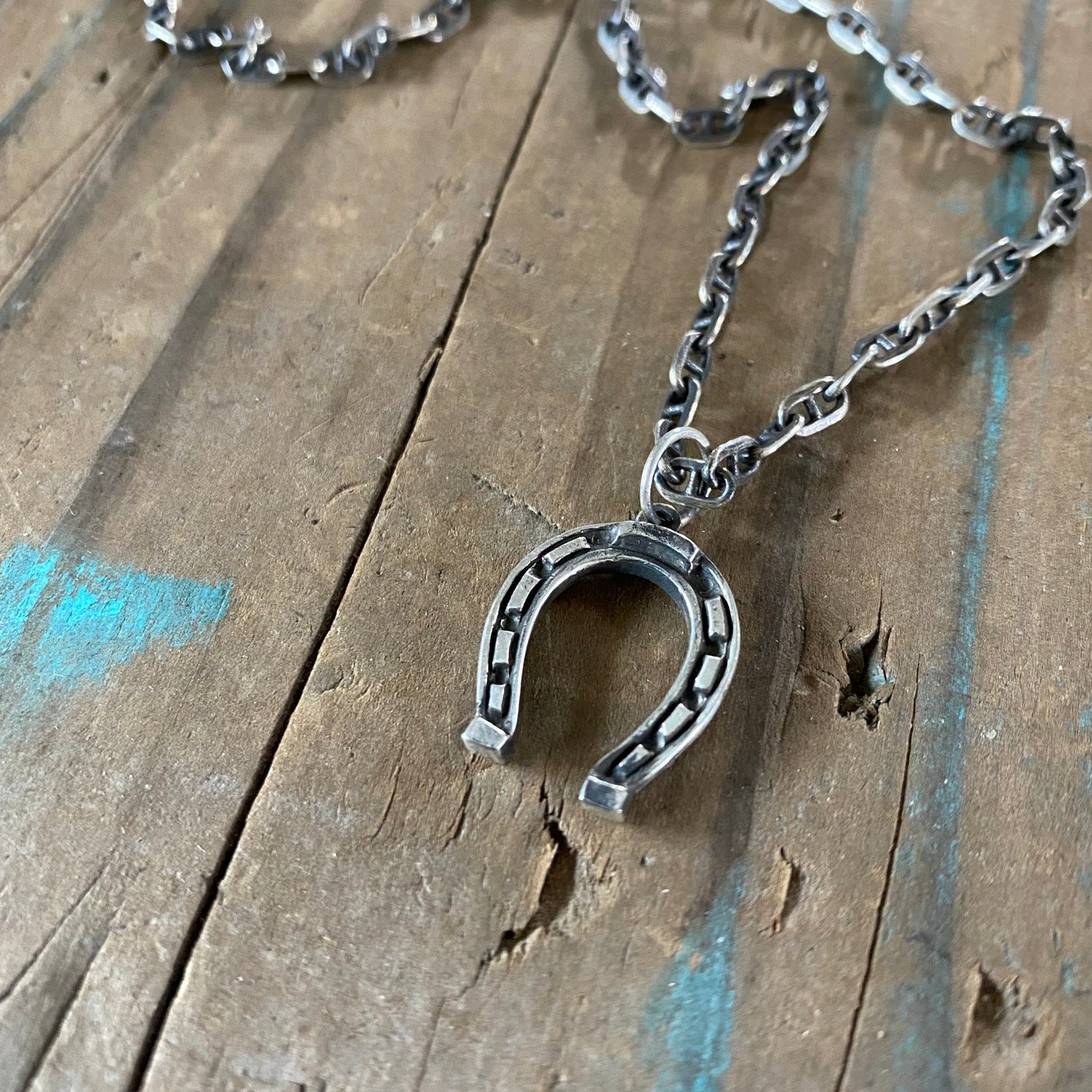 Red Rabbit Trading Co. | Lucky Horseshoe Pendant