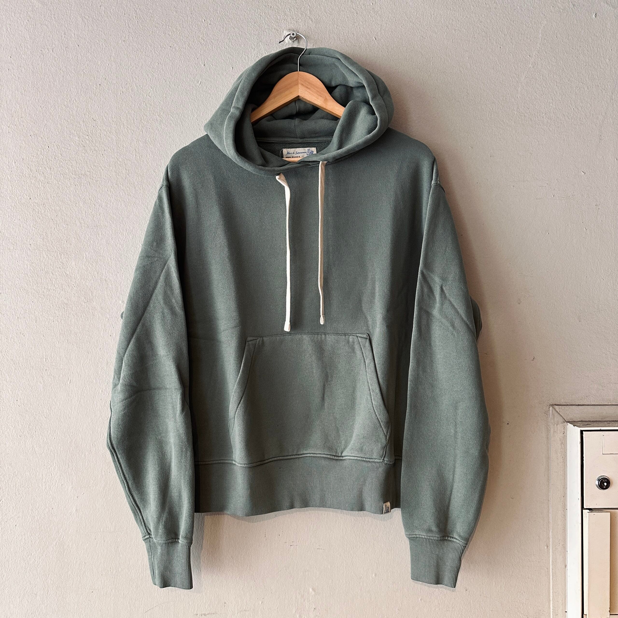 Merz b. Schwanen | HD31 men`s hoodie | relaxed fit | 402 green stone