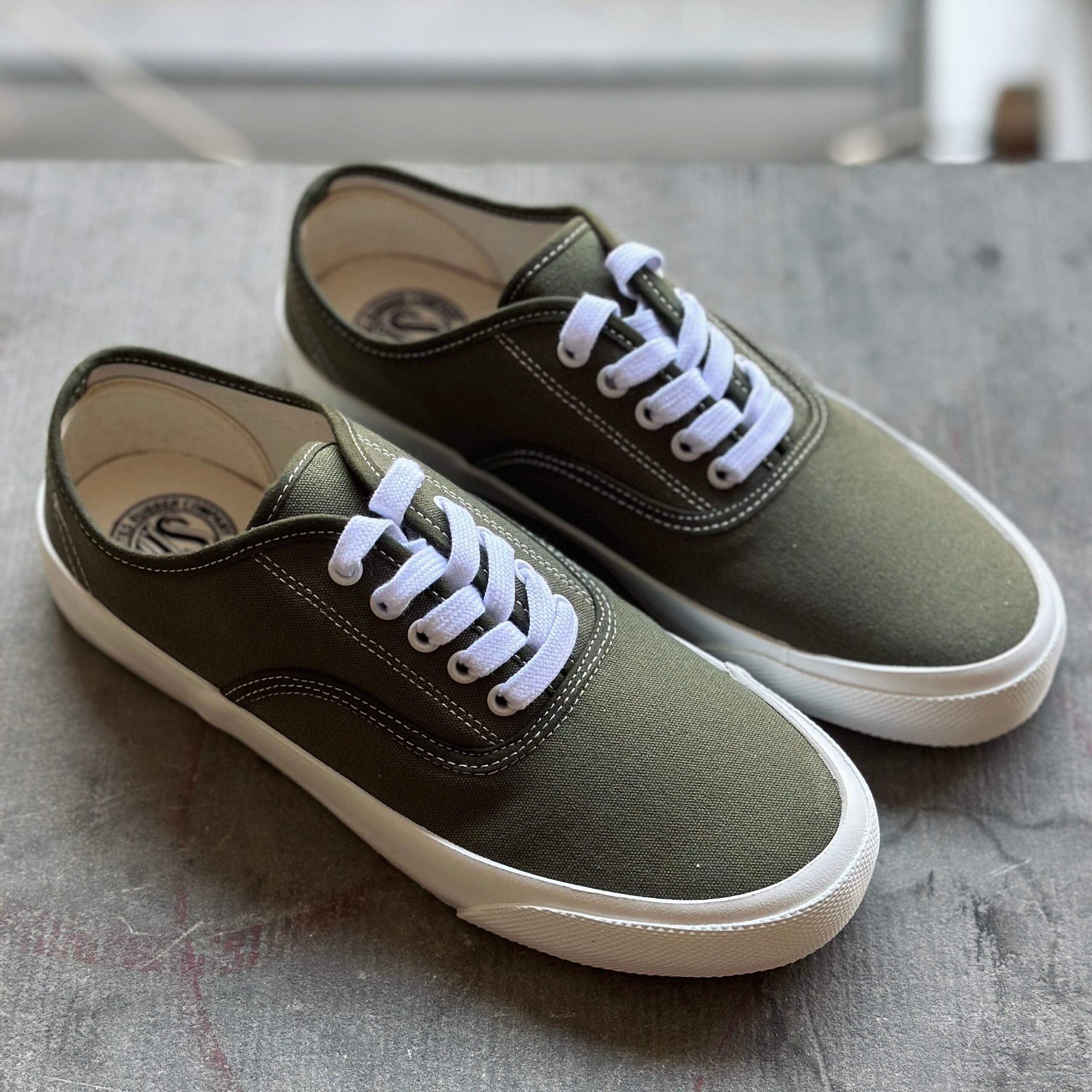 US Rubber | Lot 010 | Olive / White